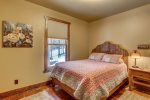 Foote Creek Lodge bedroom with queen bed. 